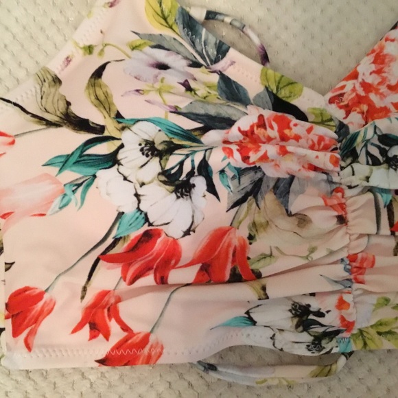 Cupshe bikini. High waisted black & white stripe bottom and pink floral top - Picture 11 of 16